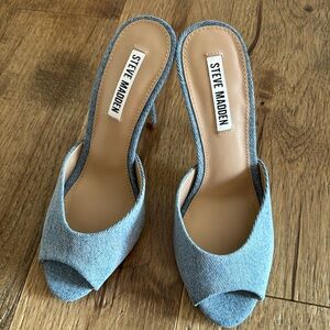 New- Steve Madden Denim heel size 7